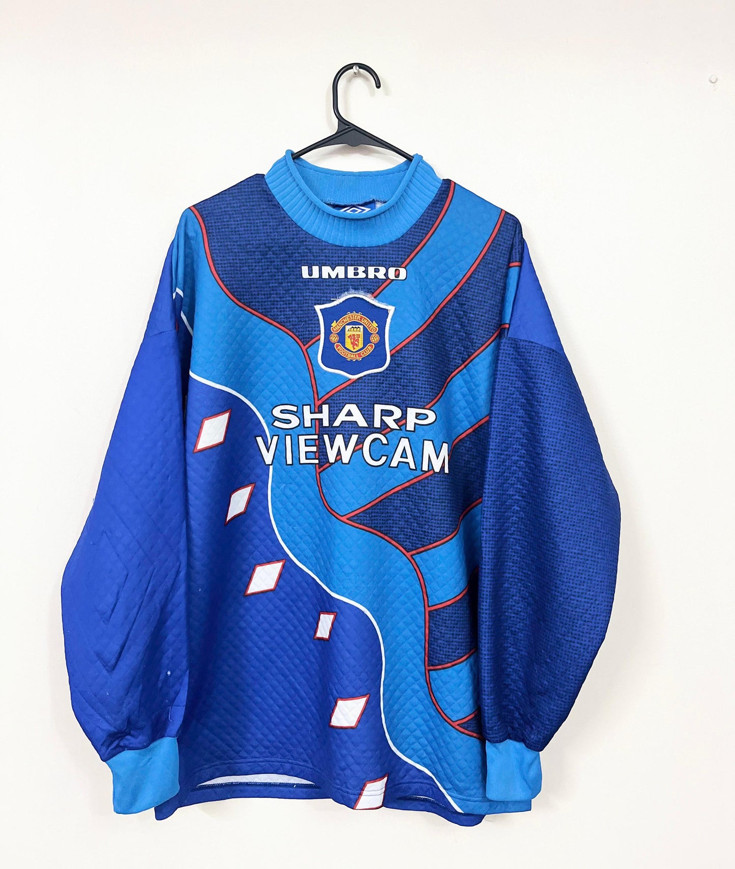 Manchester United 1995-96 GK away shirt, M size