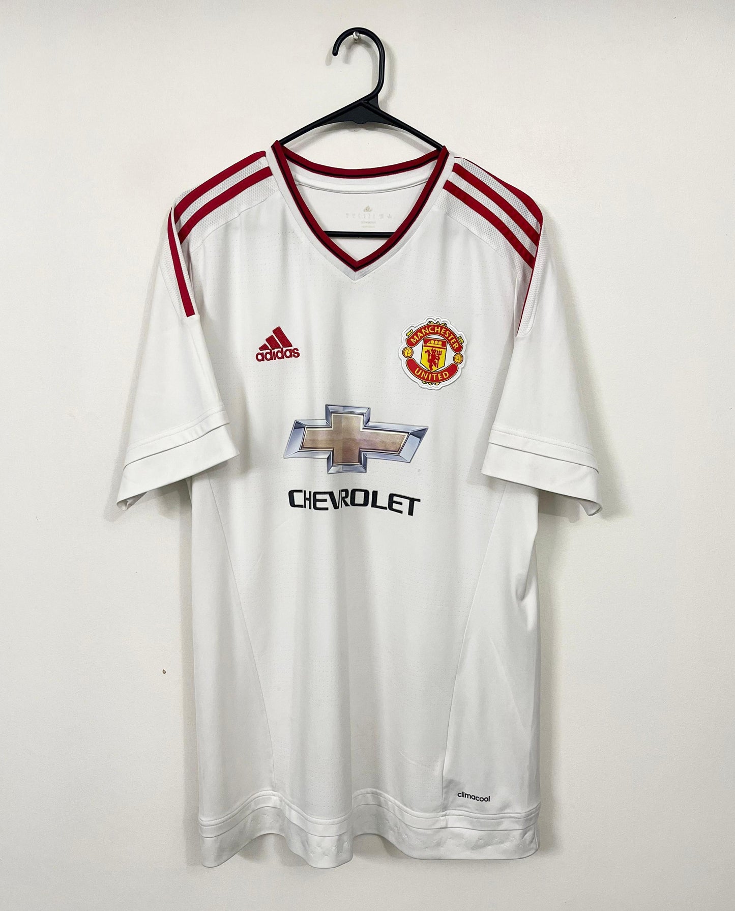 Manchester United 2015-16 away shirt, L size