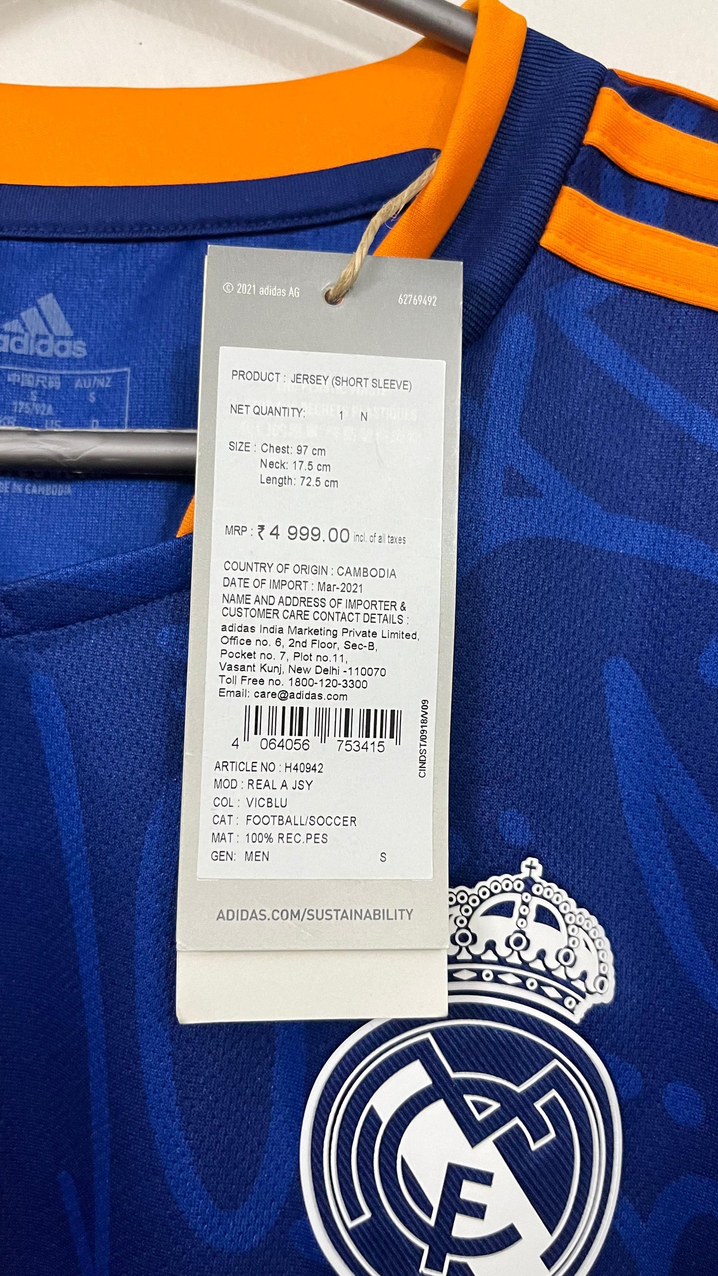 Real Madrid 2021-22 away shirt, bnwt S size