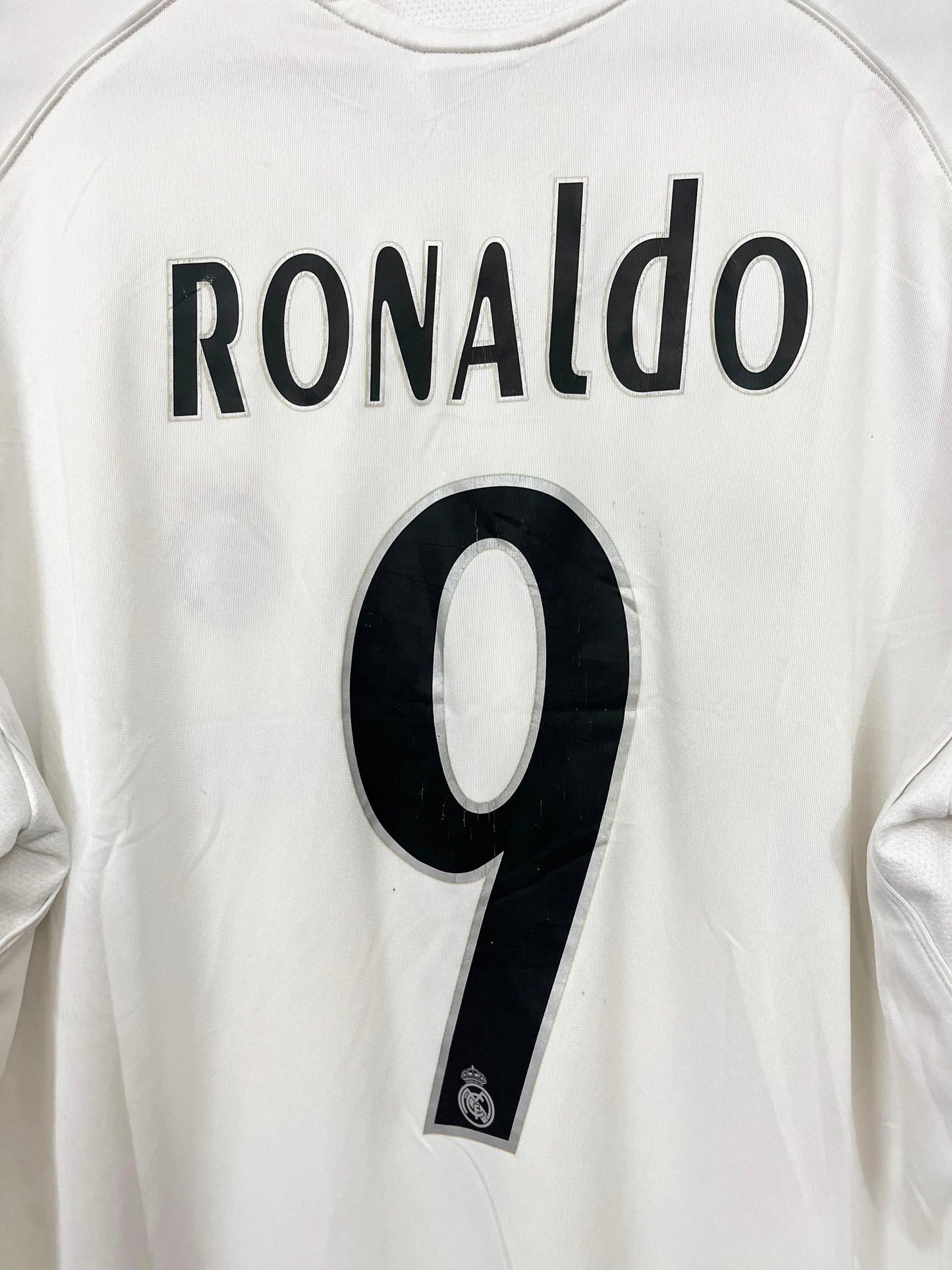 Real Madrid 2005-06  home shirt , Ronaldo 9 , L size