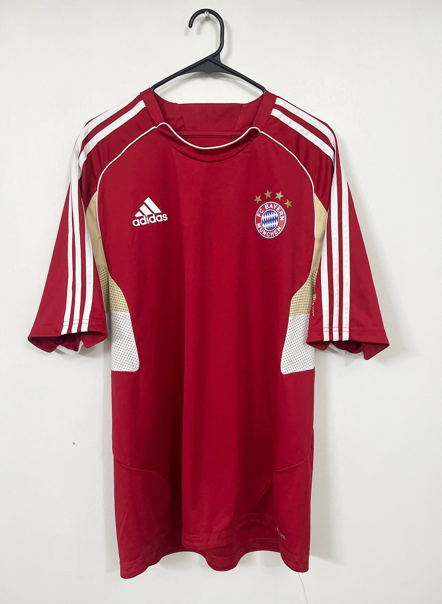 Bayern Munich 2011 training shirt, L size