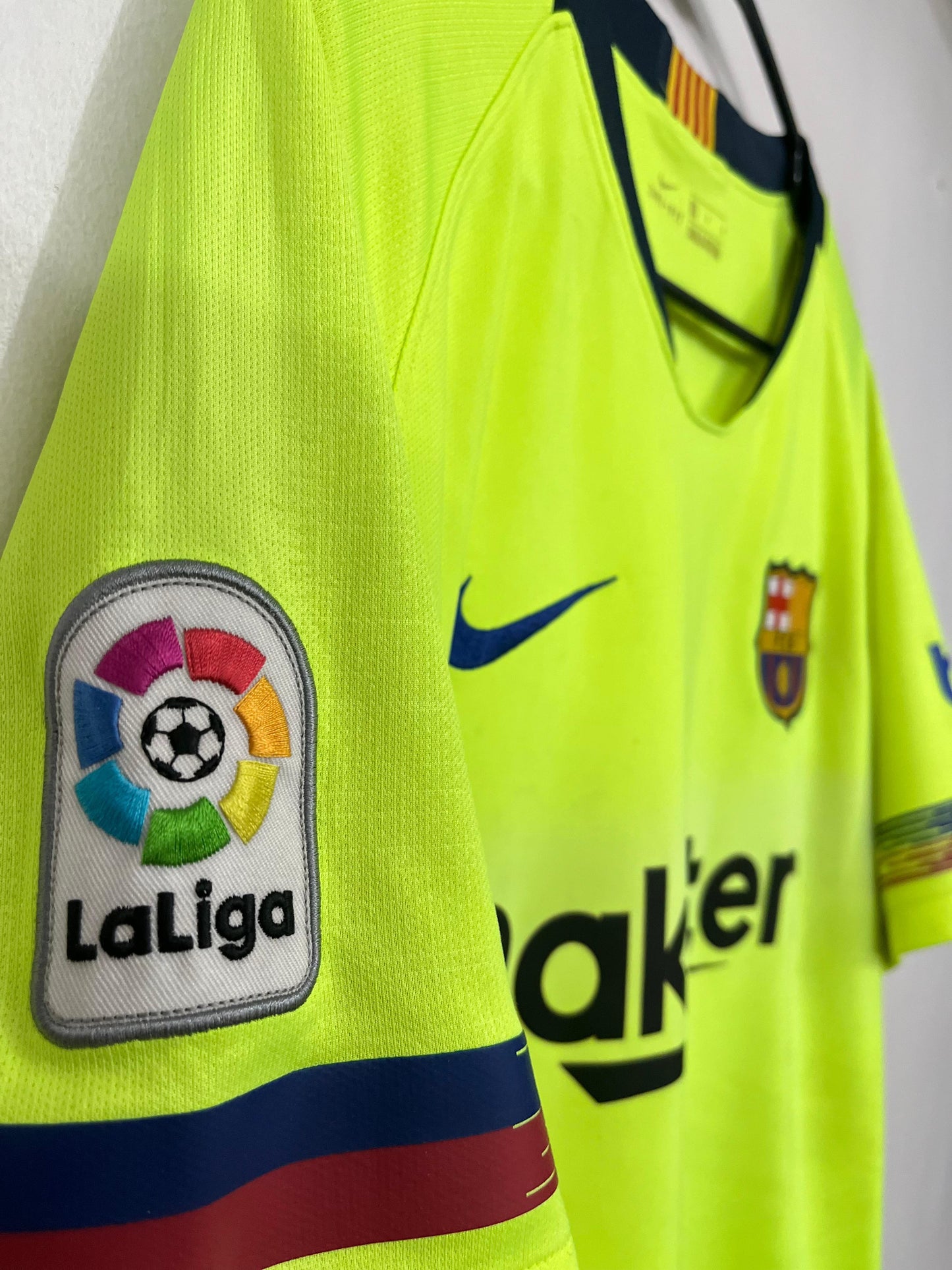 FC Barcelona 2018-19 away shirt, L size