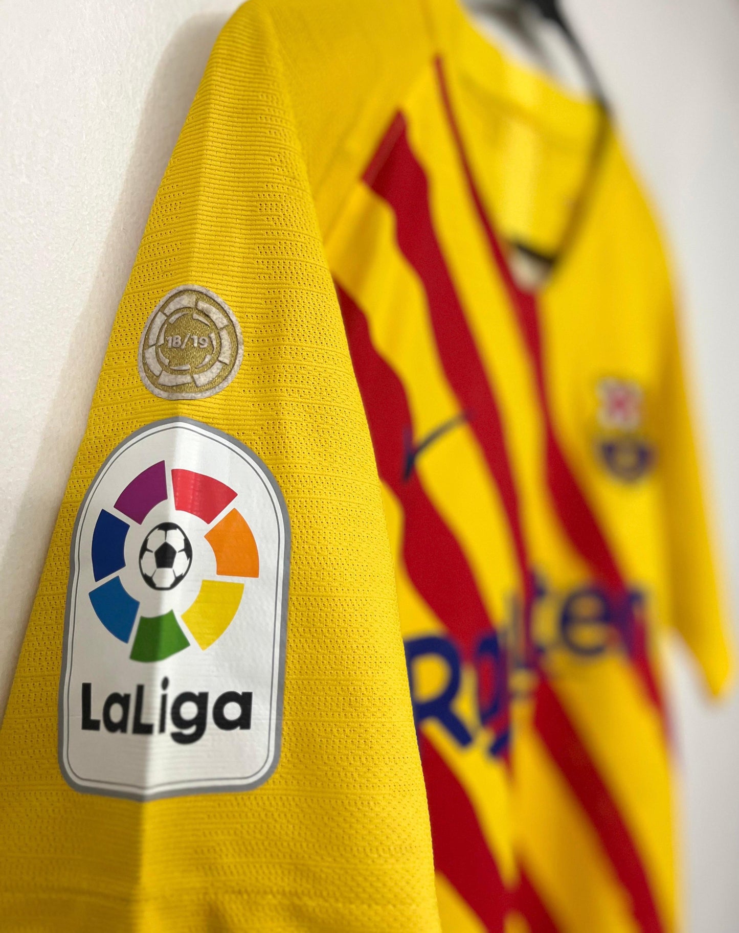 FC Barcelona 2019-20 Senyera Fourth Shirt, M size