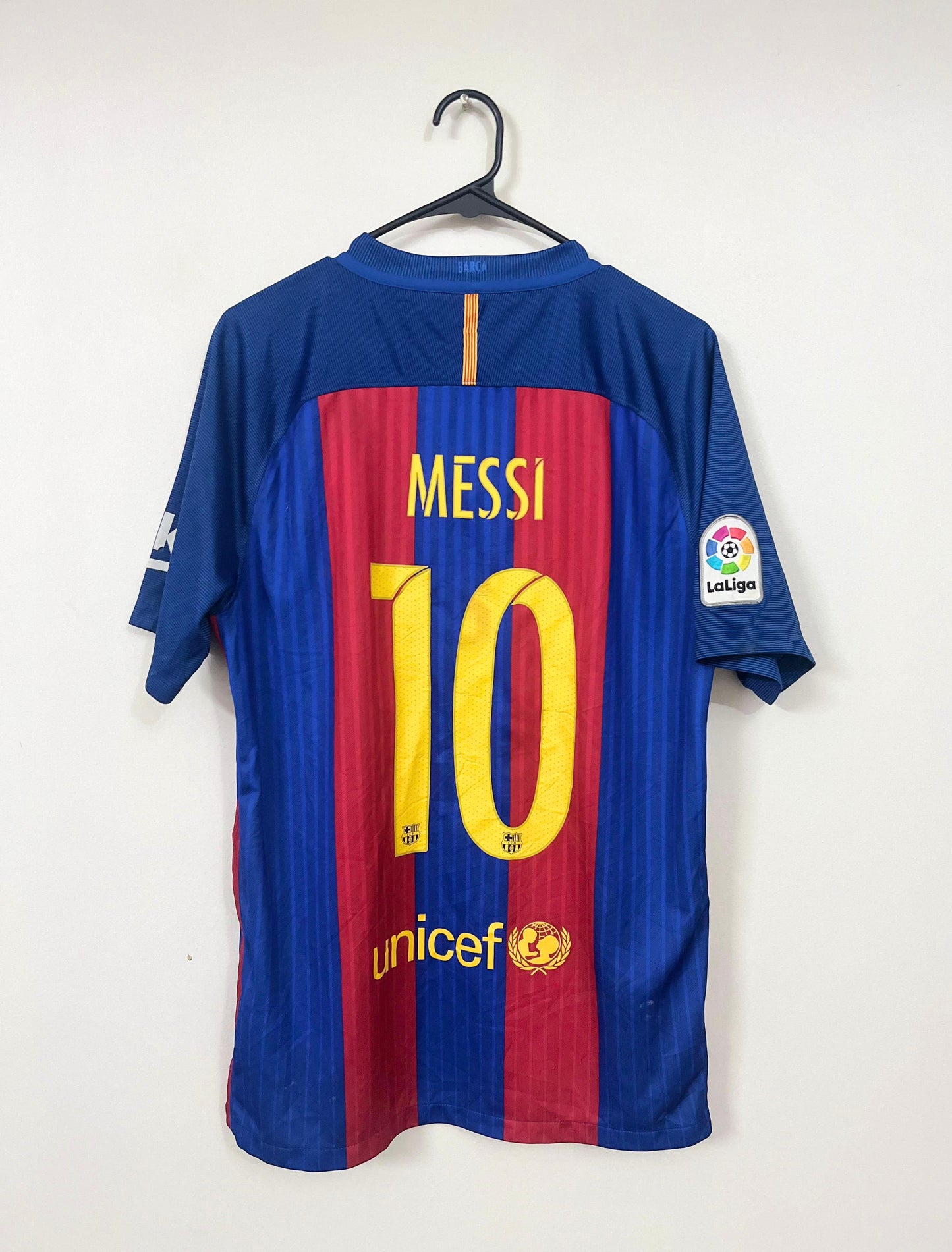 FC Barcelona 2016-17 home shirt, M size