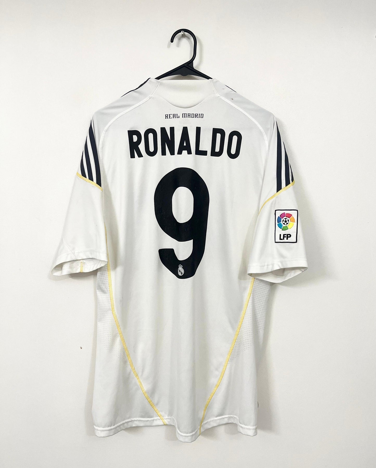 Real Madrid 2009-10, cristiano home shirt, M-L size